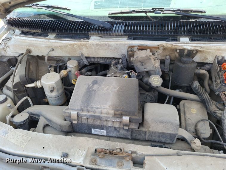 image for item LS9576 2002 Chevrolet Astro  van