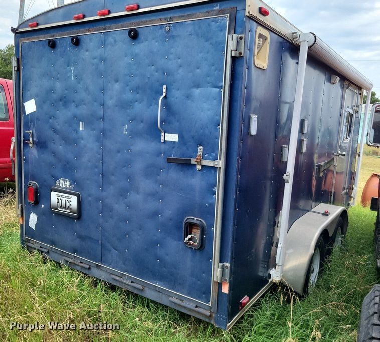 image for item LS9577 2002 Forest River CM714TA2  enclosed cargo trailer