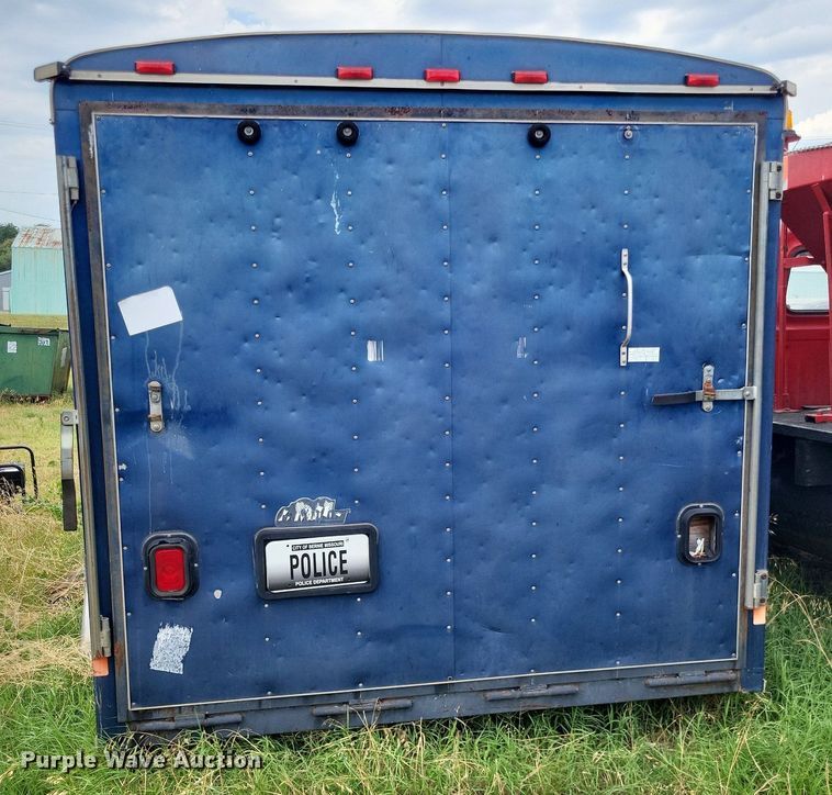 image for item LS9577 2002 Forest River CM714TA2  enclosed cargo trailer