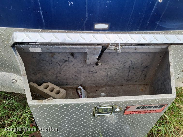 image for item LS9577 2002 Forest River CM714TA2  enclosed cargo trailer