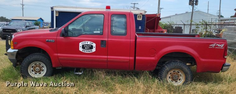 image for item LS9578 2001 Ford F250 Super Duty XLT  SuperCab pickup truck