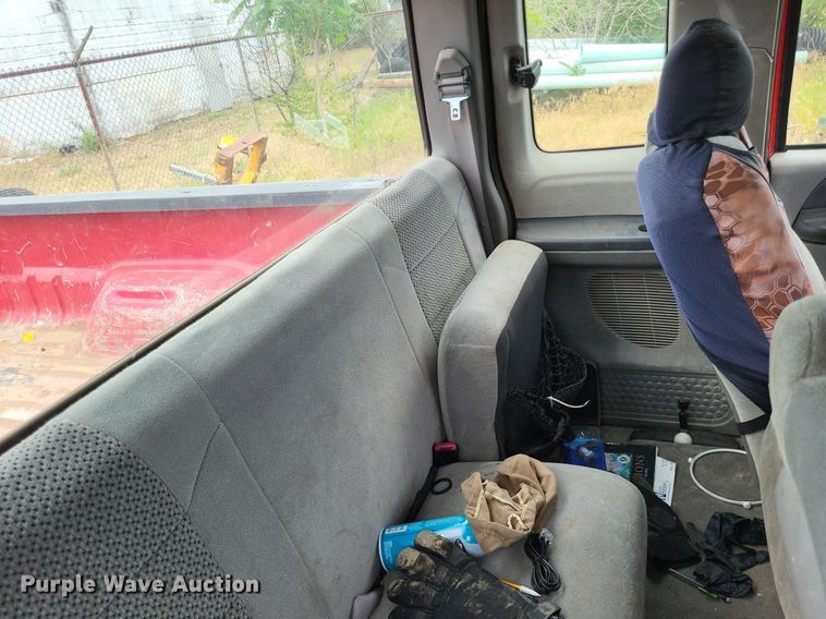 image for item LS9578 2001 Ford F250 Super Duty XLT  SuperCab pickup truck