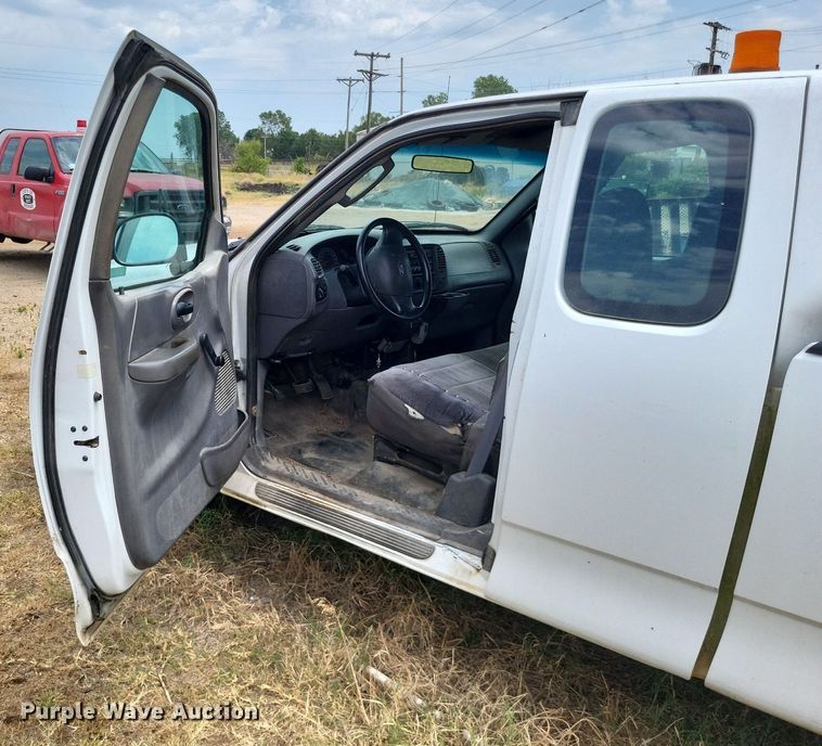 image for item LS9580 2003 Ford F150 XL  SuperCab pickup truck