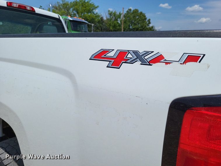 image for item LS9585 2016 Chevrolet Silverado 2500HD  pickup truck