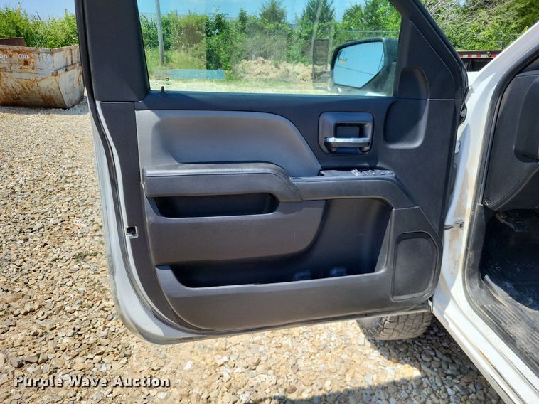 image for item LS9585 2016 Chevrolet Silverado 2500HD  pickup truck