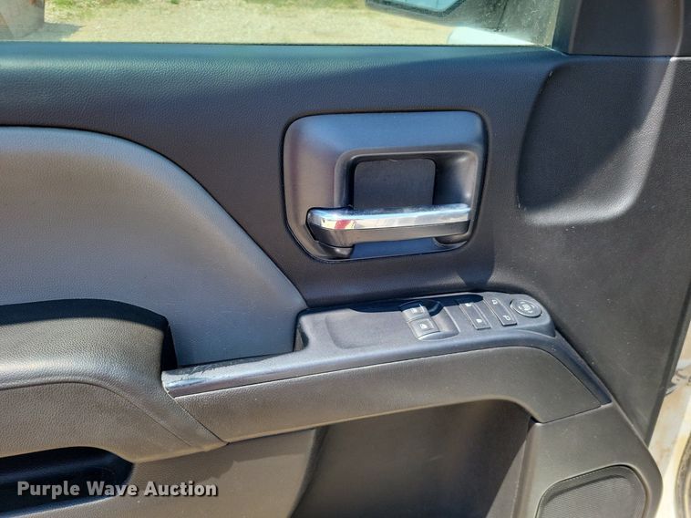 image for item LS9585 2016 Chevrolet Silverado 2500HD  pickup truck