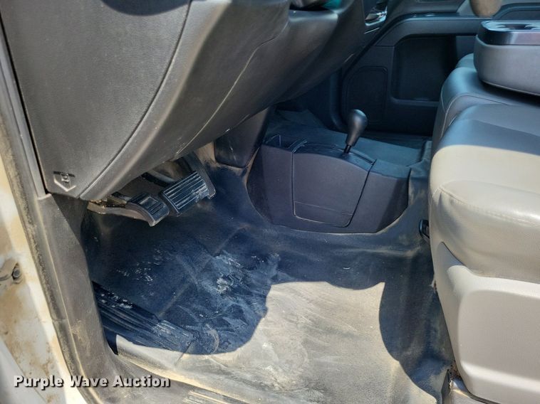 image for item LS9585 2016 Chevrolet Silverado 2500HD  pickup truck