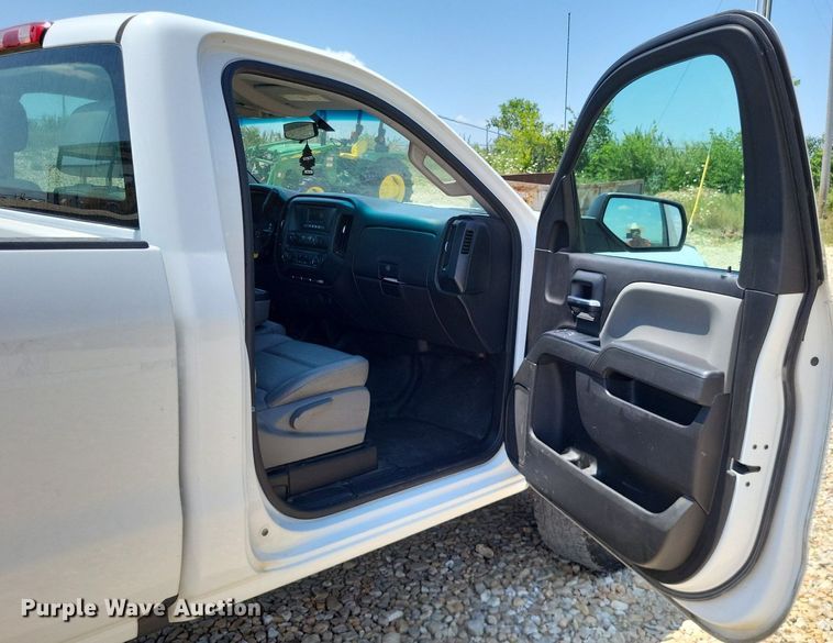 image for item LS9585 2016 Chevrolet Silverado 2500HD  pickup truck