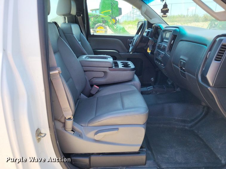 image for item LS9585 2016 Chevrolet Silverado 2500HD  pickup truck