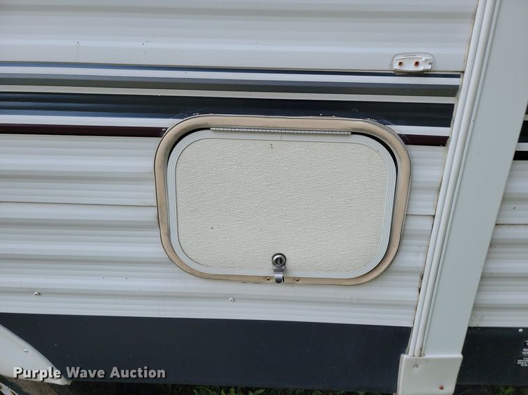 image for item LV9488 2005 Dutchmen  camper