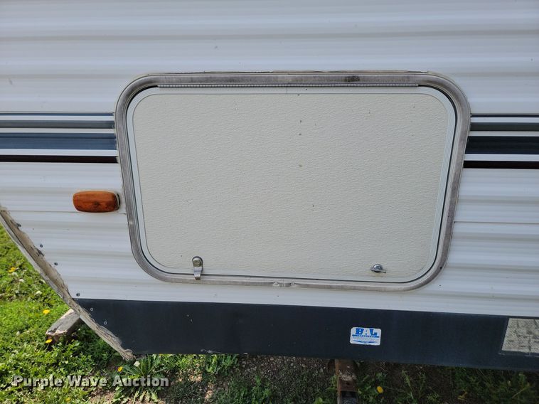 image for item LV9488 2005 Dutchmen  camper