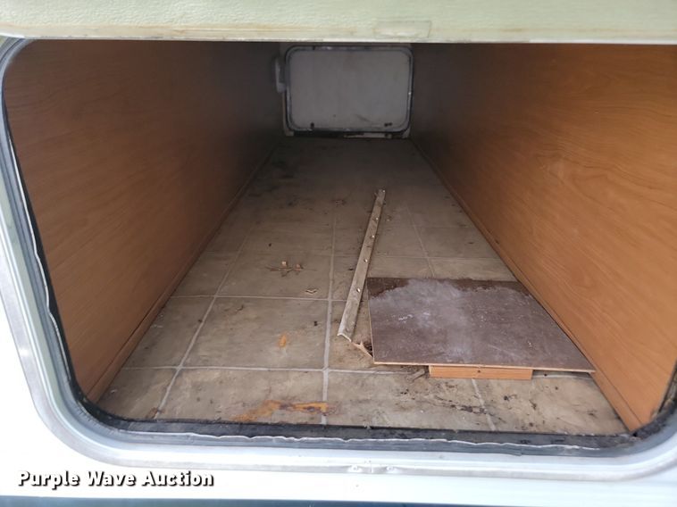 image for item LV9488 2005 Dutchmen  camper