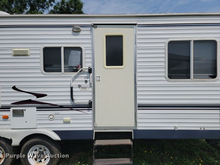 image for item LV9488 2005 Dutchmen  camper