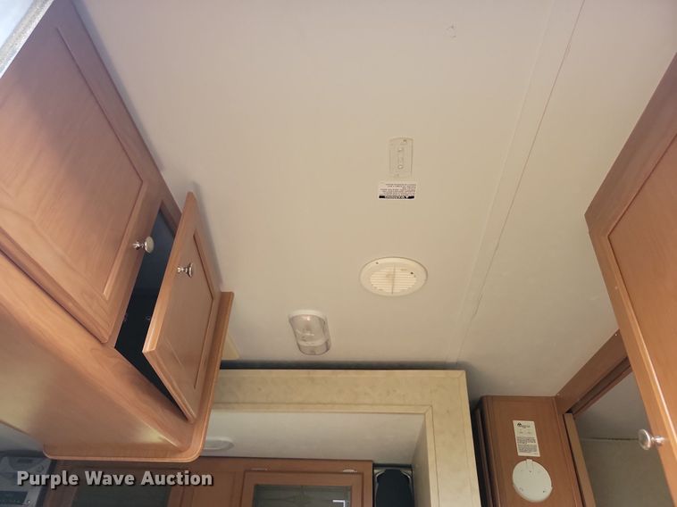 image for item LV9488 2005 Dutchmen  camper