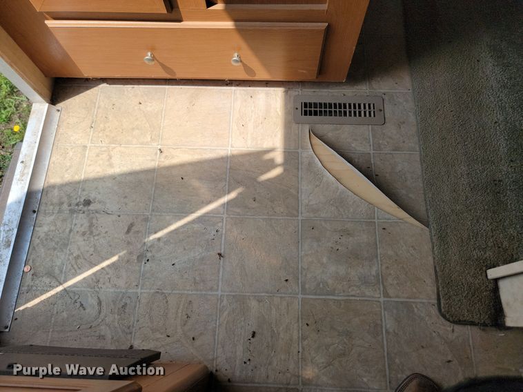 image for item LV9488 2005 Dutchmen  camper