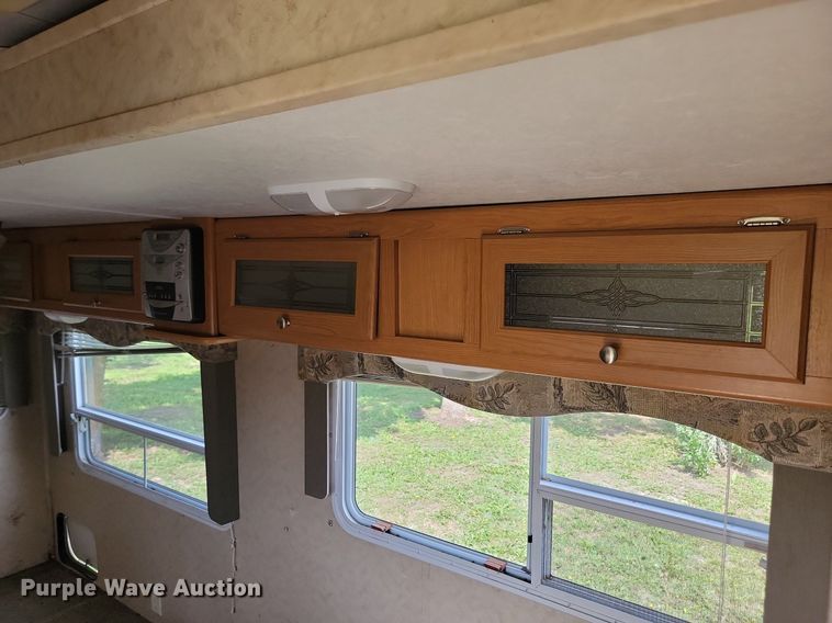 image for item LV9488 2005 Dutchmen  camper