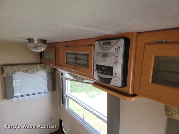 image for item LV9488 2005 Dutchmen  camper