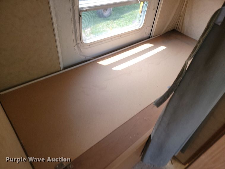 image for item LV9488 2005 Dutchmen  camper