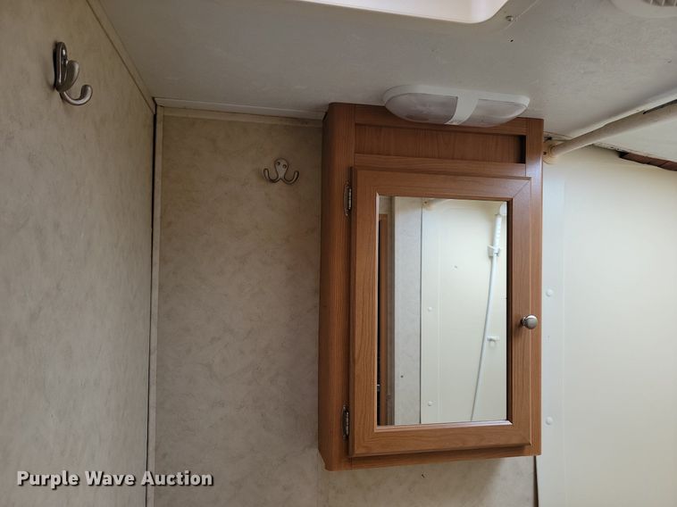 image for item LV9488 2005 Dutchmen  camper