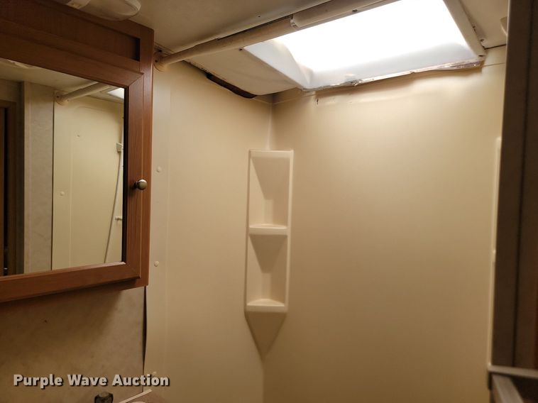 image for item LV9488 2005 Dutchmen  camper