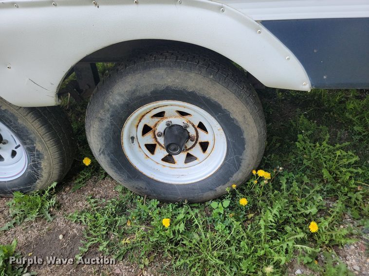 image for item LV9488 2005 Dutchmen  camper