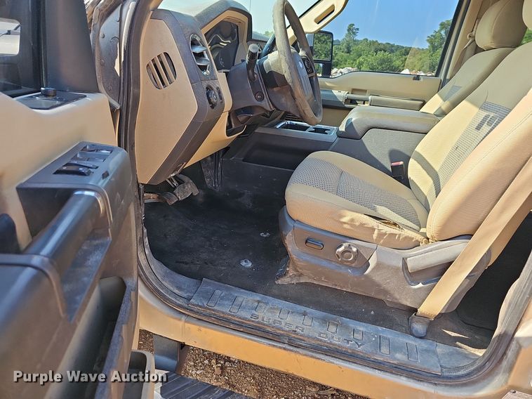 image for item LW9737 2012 Ford F250 Super Duty XL  Crew Cab pickup truck