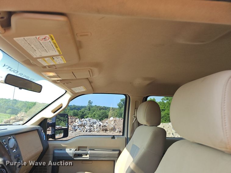 image for item LW9737 2012 Ford F250 Super Duty XL  Crew Cab pickup truck