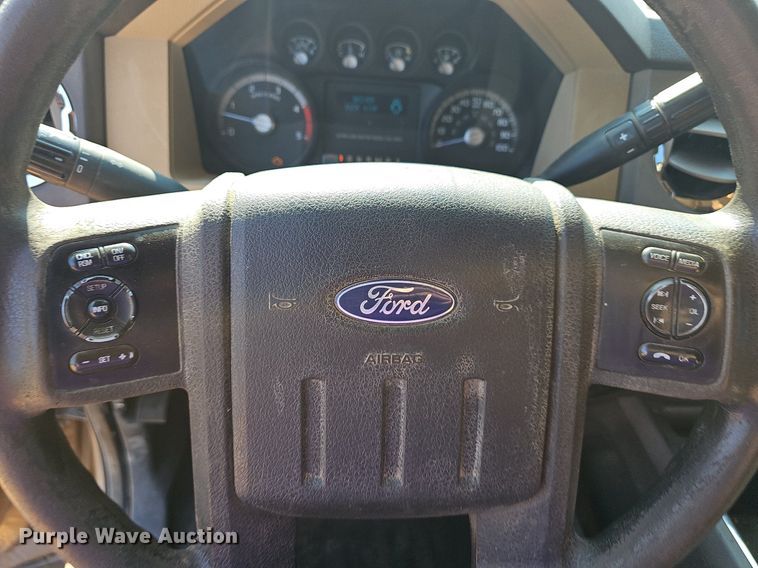 image for item LW9737 2012 Ford F250 Super Duty XL  Crew Cab pickup truck