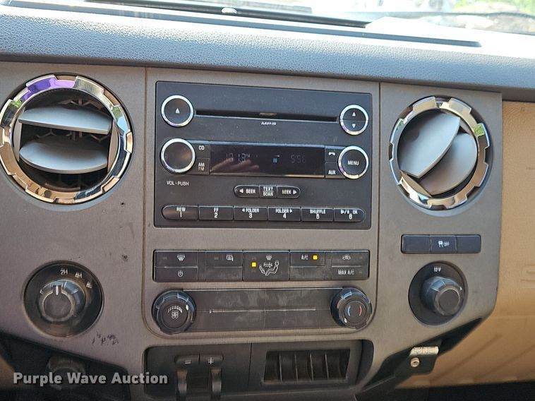 image for item LW9737 2012 Ford F250 Super Duty XL  Crew Cab pickup truck