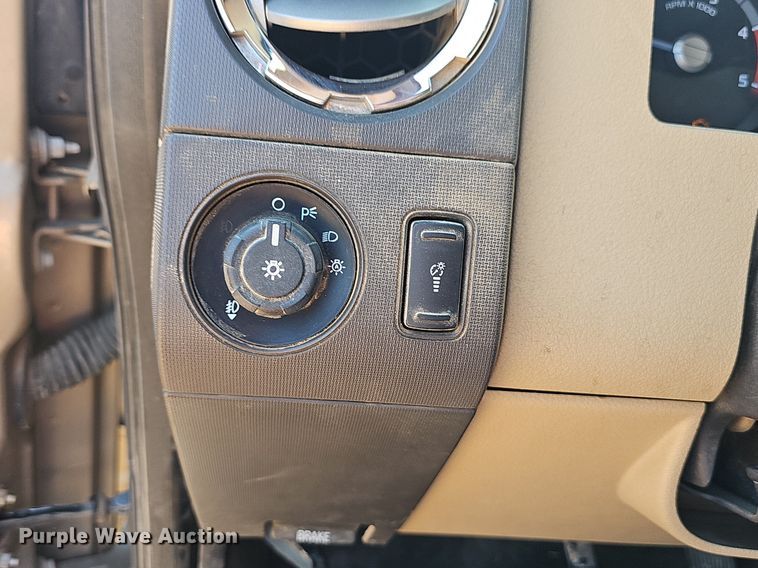 image for item LW9737 2012 Ford F250 Super Duty XL  Crew Cab pickup truck