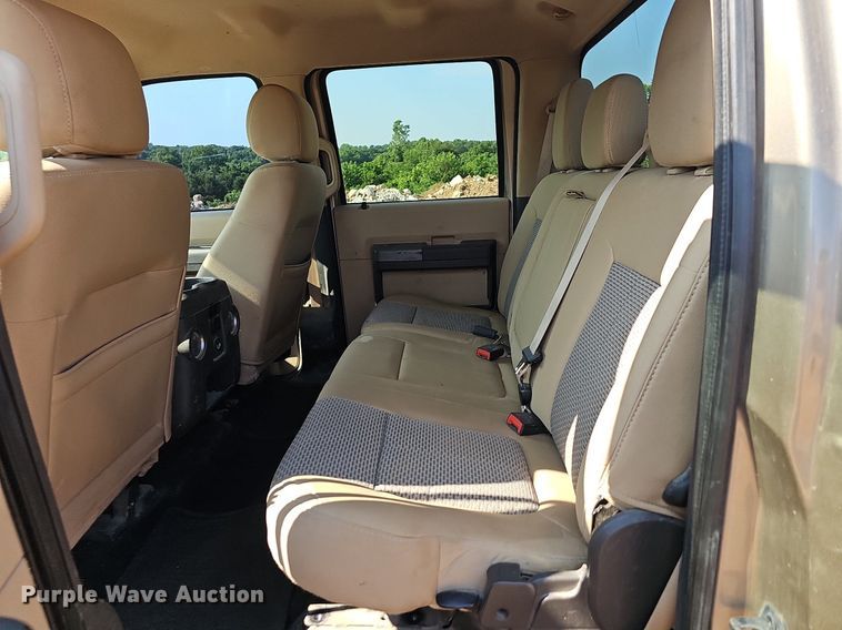 image for item LW9737 2012 Ford F250 Super Duty XL  Crew Cab pickup truck