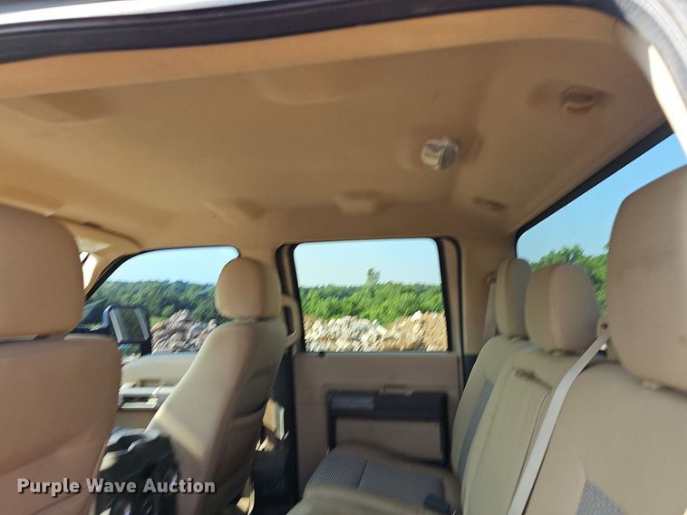 image for item LW9737 2012 Ford F250 Super Duty XL  Crew Cab pickup truck