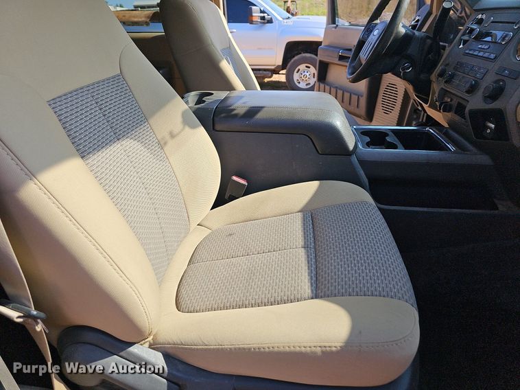 image for item LW9737 2012 Ford F250 Super Duty XL  Crew Cab pickup truck