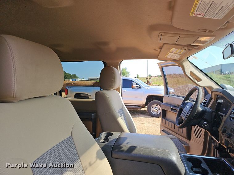 image for item LW9737 2012 Ford F250 Super Duty XL  Crew Cab pickup truck