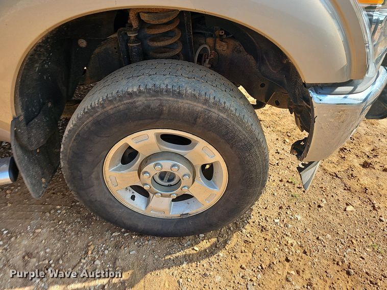 image for item LW9737 2012 Ford F250 Super Duty XL  Crew Cab pickup truck