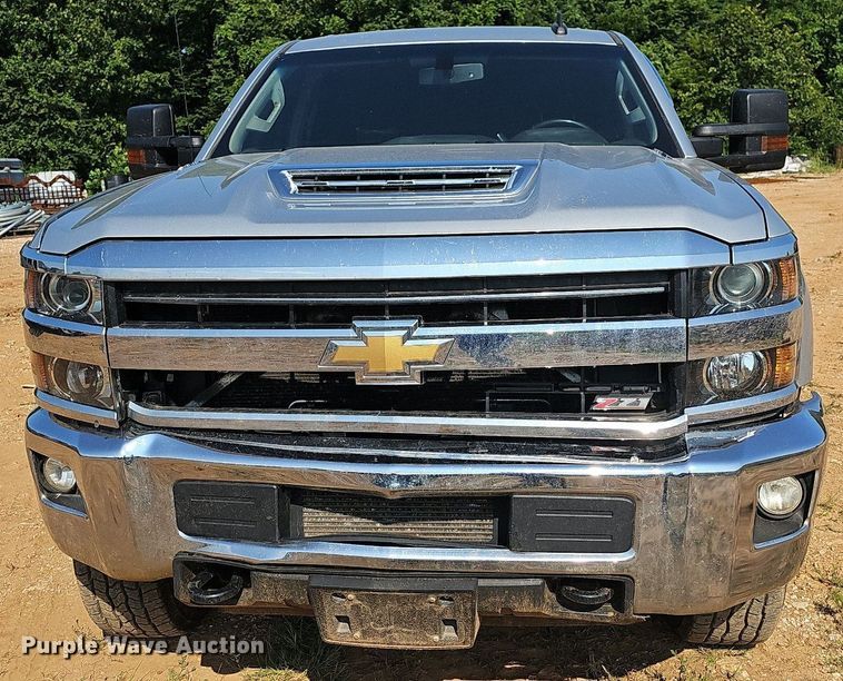 image for item LW9738 2018 Chevrolet Silverado  Crew Cab pickup truck