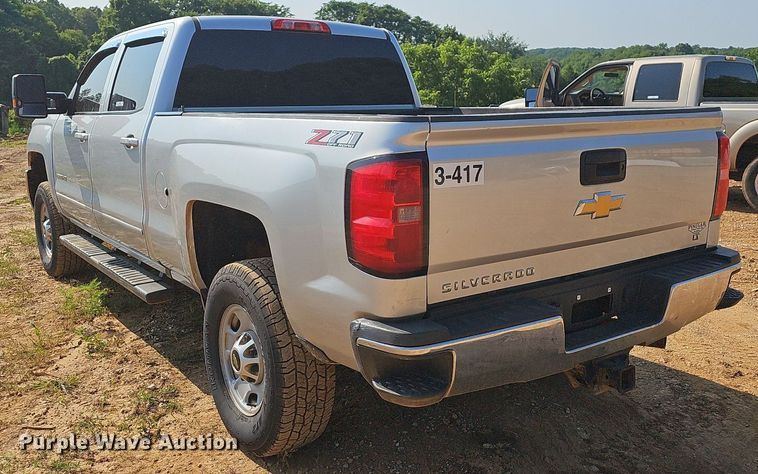 image for item LW9738 2018 Chevrolet Silverado  Crew Cab pickup truck