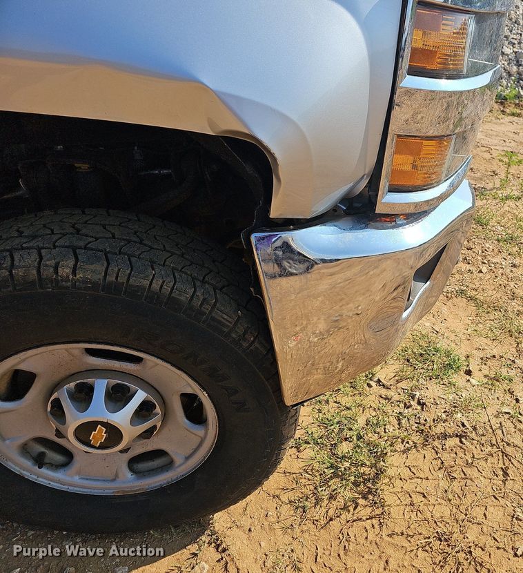 image for item LW9738 2018 Chevrolet Silverado  Crew Cab pickup truck