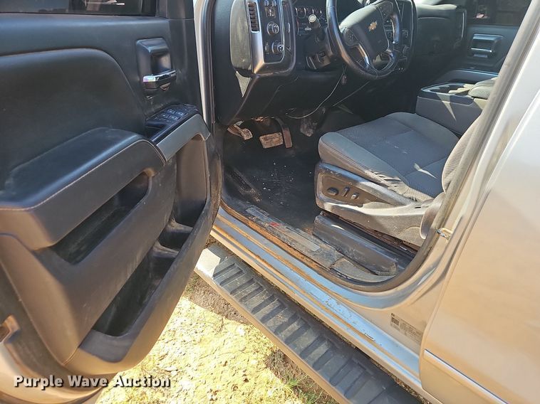 image for item LW9738 2018 Chevrolet Silverado  Crew Cab pickup truck