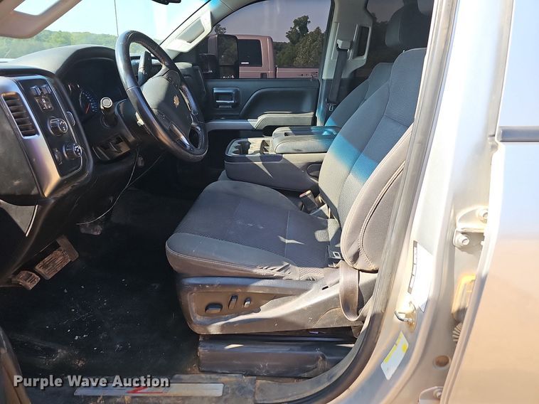 image for item LW9738 2018 Chevrolet Silverado  Crew Cab pickup truck