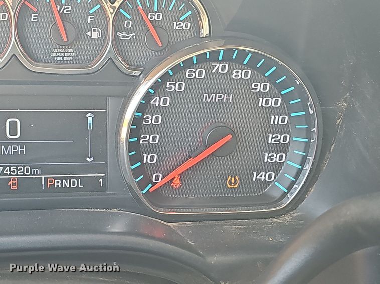 image for item LW9738 2018 Chevrolet Silverado  Crew Cab pickup truck