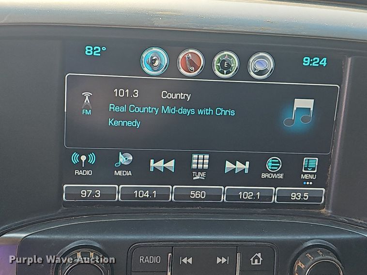 image for item LW9738 2018 Chevrolet Silverado  Crew Cab pickup truck