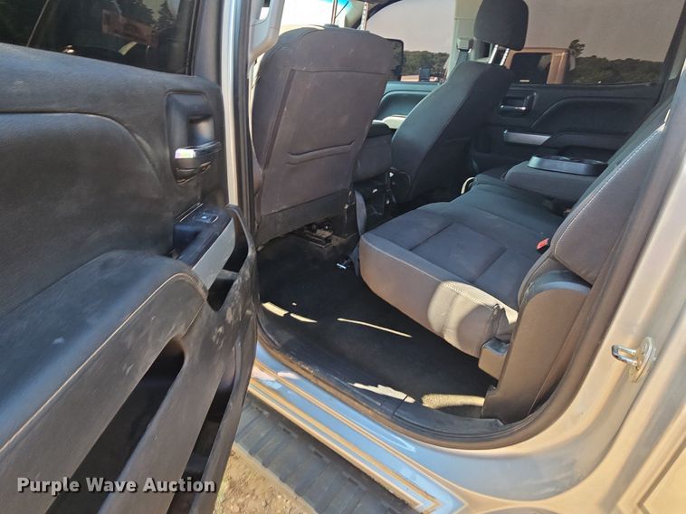 image for item LW9738 2018 Chevrolet Silverado  Crew Cab pickup truck