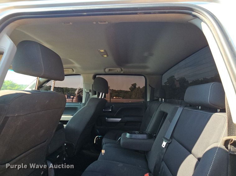 image for item LW9738 2018 Chevrolet Silverado  Crew Cab pickup truck