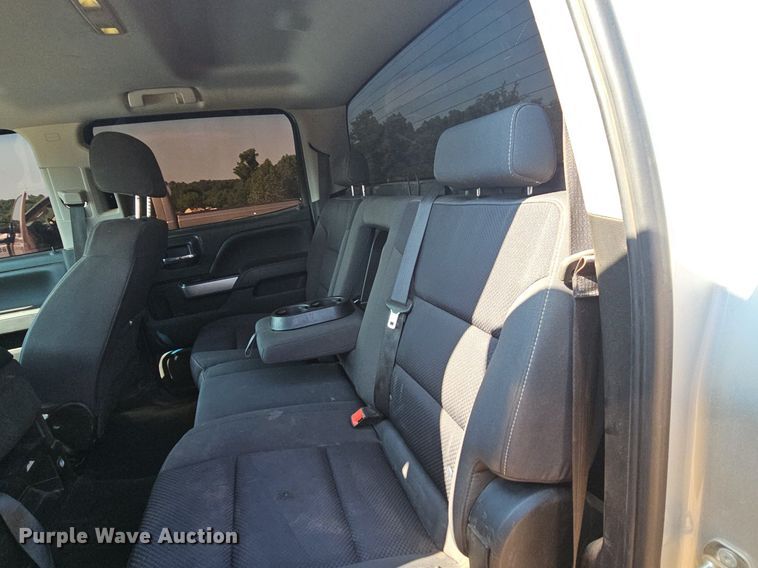 image for item LW9738 2018 Chevrolet Silverado  Crew Cab pickup truck