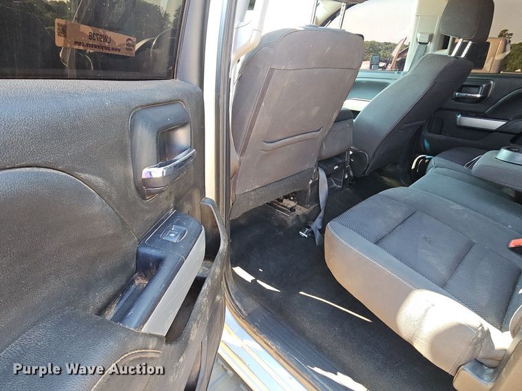 image for item LW9738 2018 Chevrolet Silverado  Crew Cab pickup truck