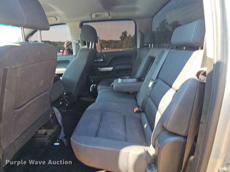 image for item LW9738 2018 Chevrolet Silverado  Crew Cab pickup truck