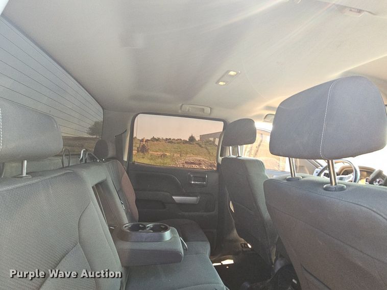 image for item LW9738 2018 Chevrolet Silverado  Crew Cab pickup truck