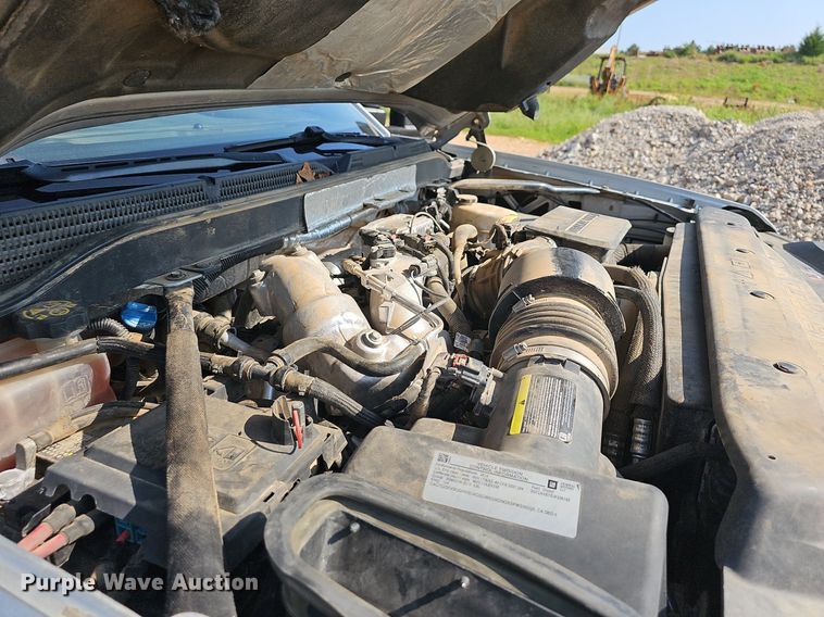 image for item LW9738 2018 Chevrolet Silverado  Crew Cab pickup truck