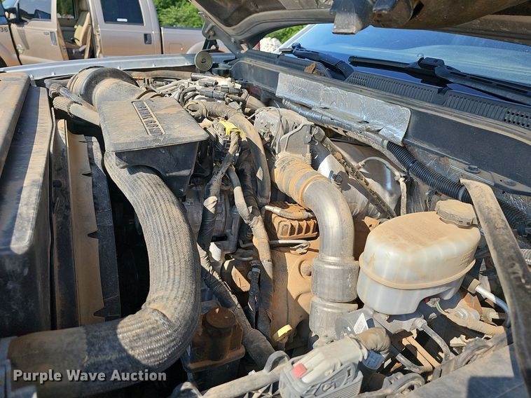 image for item LW9738 2018 Chevrolet Silverado  Crew Cab pickup truck